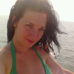 Meet your Posher, Eva